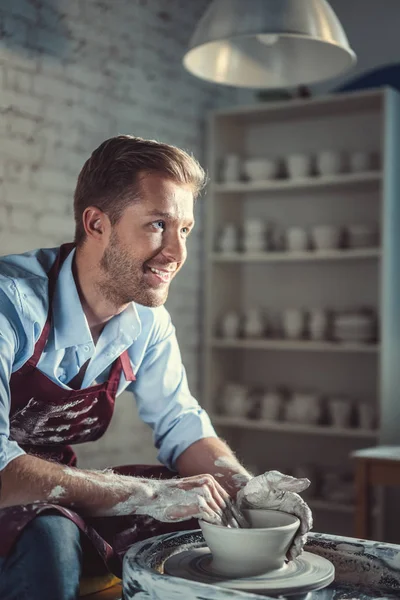 Lächelnder Mann — Stockfoto