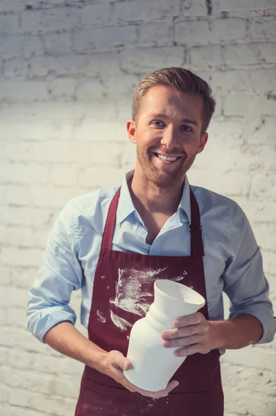 Profi in der Werkstatt — Stockfoto