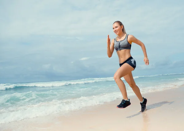 Junge Athletin — Stockfoto