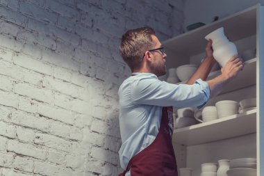 Çanak çömlek erkekte