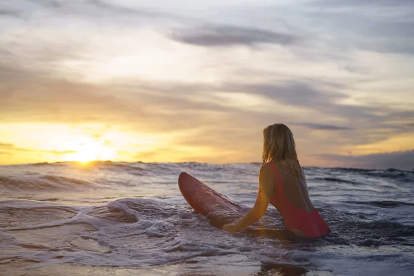 Active surfer — Stock Photo, Image