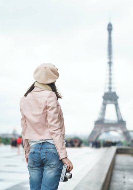 Tatilde genç fotoğrafçı