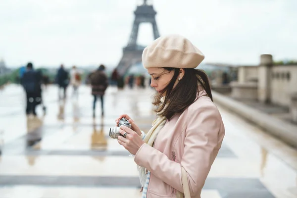 Mooi meisje op vakantie — Stockfoto