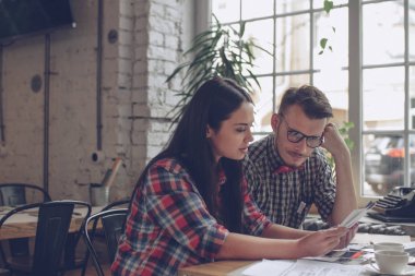 Genç insanlar çalışma