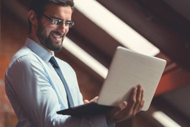 Kapalı profesyonel çalışma