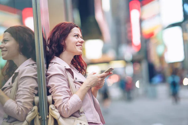 Young attractive woman — Stock Photo, Image