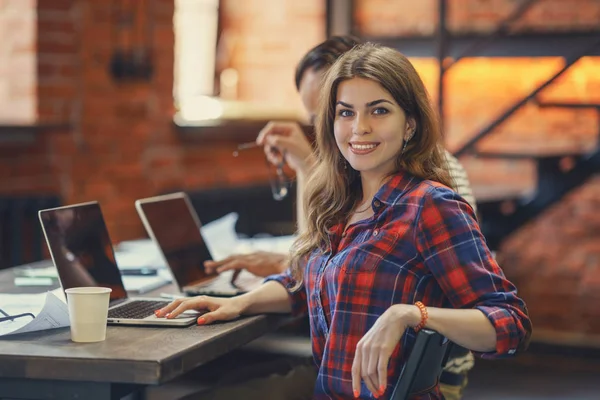 Attractive girl at work — Stock Photo, Image