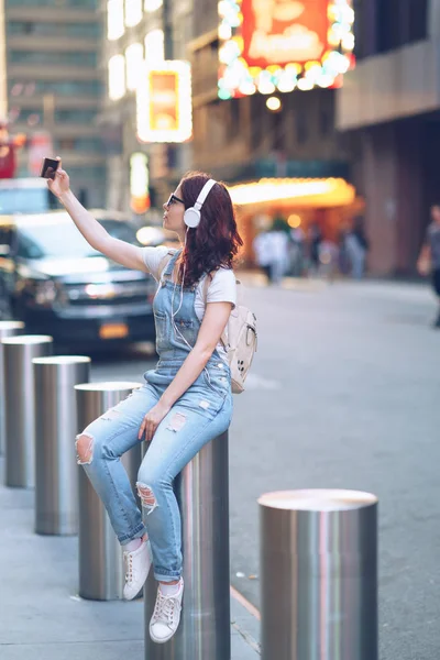 Vrouw in Manhattan — Stockfoto