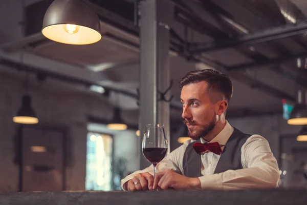 Man in café — Stockfoto