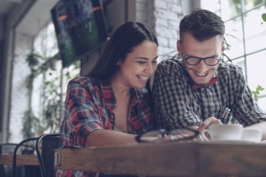 mutlu bir çift kapalı