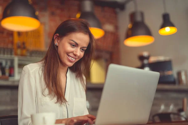 Smiling Young Girl Laptop Indoors — Stock Photo, Image