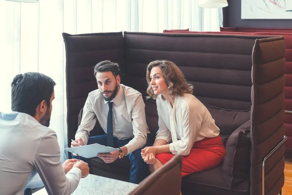 Empresários Reunião Escritório — Fotografia de Stock