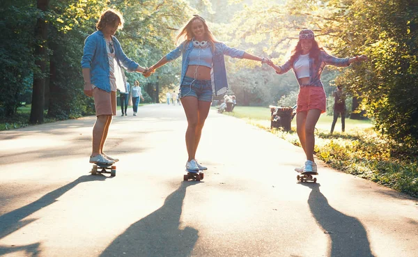 Young Active Skaters Park — Stock Photo, Image
