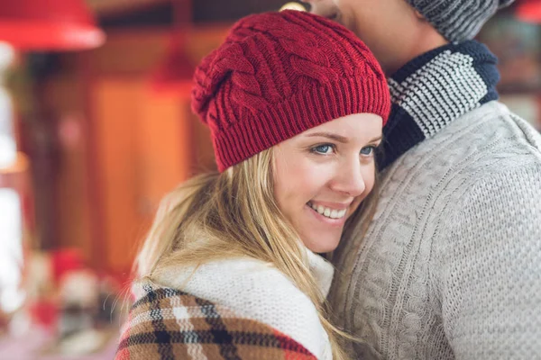 Smiling couple on a date — Stock Photo, Image