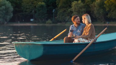 genç bir çift bir Tarih