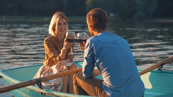 Young couple in the evening — Stock Photo, Image