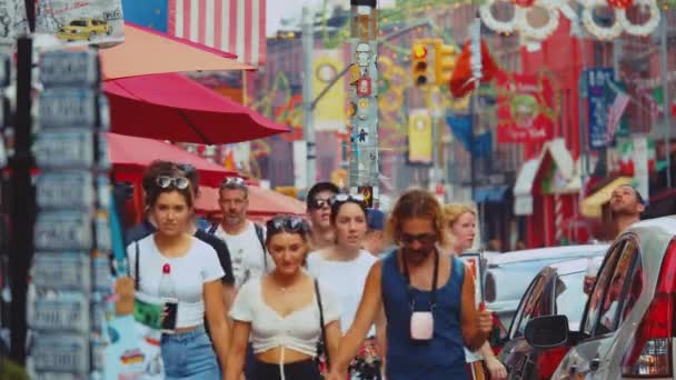 Turistas Loja Lembranças Nova York — Vídeo de Stock