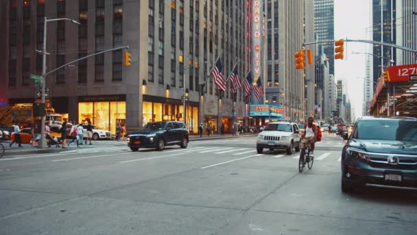 Tráfego Rodoviário Avenida Nova York — Vídeo de Stock