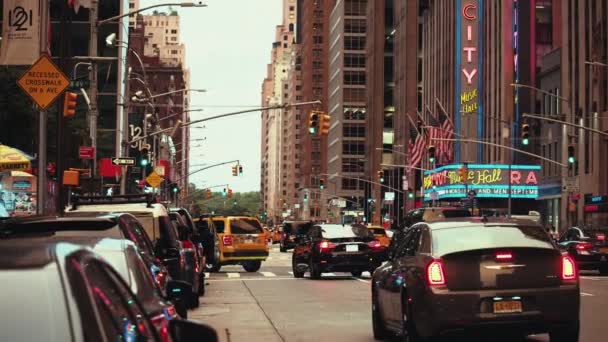 ニューヨーク市のマンハッタンの道路交通 — ストック動画