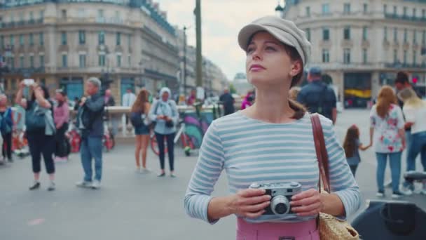 Attraktiver Fotograf Beim Fotografieren Paris Frankreich — Stockvideo