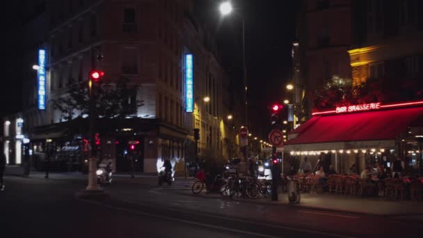 Відомий Ресторан Парижі Вночі — стокове відео