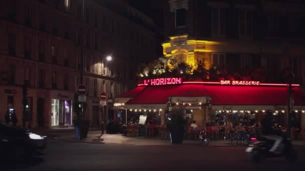 Fransk Brasserie Paris Natten — Stockvideo