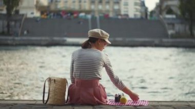 Paris, Fransa 'da genç bir turist