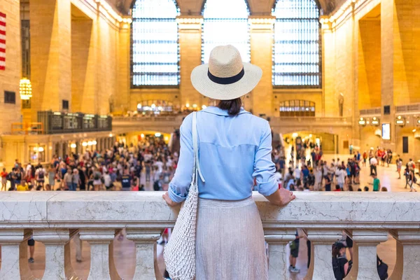 Mladá Dívka Terminálu Grand Central New York City — Stock fotografie