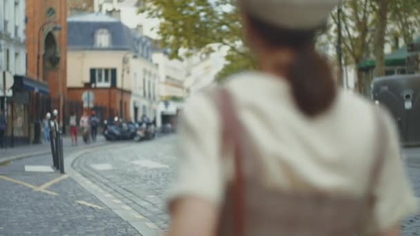 Young Girl Walking Street Paris — Stock Video