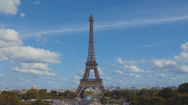 Torre Eiffel Dia Ensolarado Verão França Paris — Vídeo de Stock