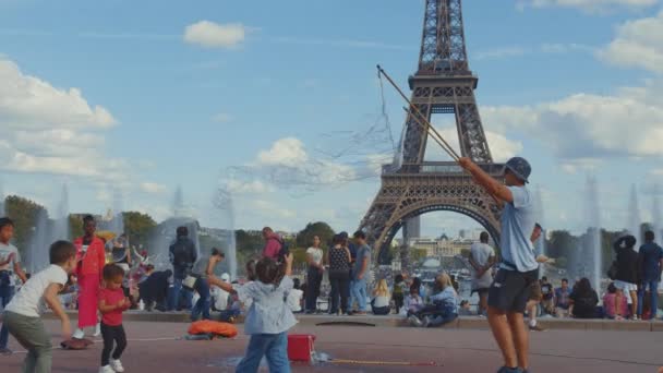 Persone Sulla Piazza Della Torre Eiffel Parigi — Video Stock