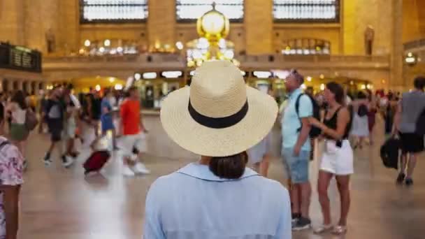 Jovem Turista Grand Central Terminal Nova York Timelapse — Vídeo de Stock