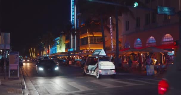 Verkeer Miami Florida Opgenomen Black Magic Cinema Camera — Stockvideo