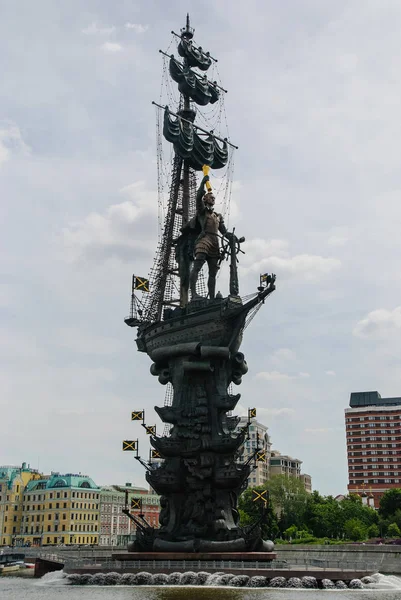 Denkmal für Peter den Großen in Moskau — Stockfoto