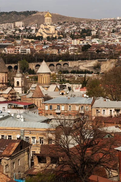 Крыши и купола Тбилиси — стоковое фото