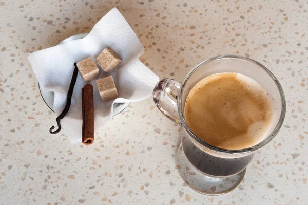 Xícara de café com baunilha — Fotografia de Stock