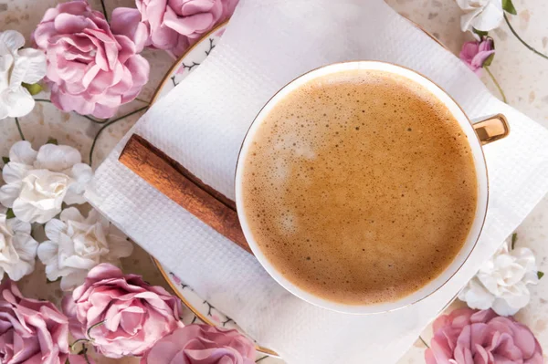 Taza de café y rosa — Foto de Stock