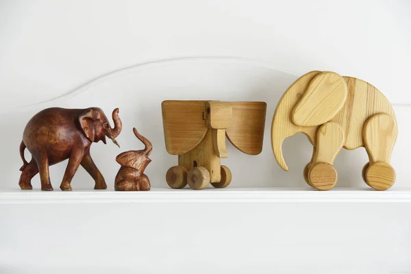 Escultura de elefante de madeira — Fotografia de Stock