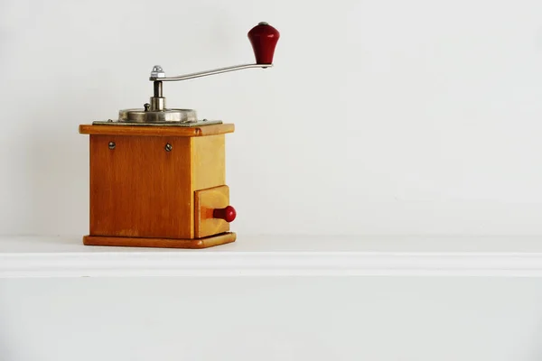 Вінтажна ручна кавоварка — стокове фото