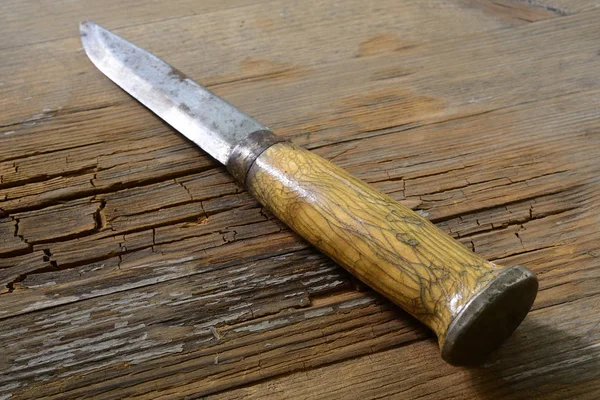 Traditionell finsk kniv puukko — Stockfoto