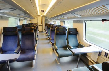 bir boş tren araba iç