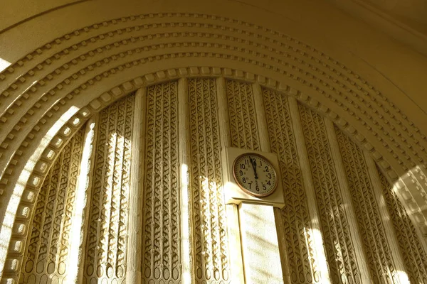 Clock at the central station in Helsinki — Stock Photo, Image