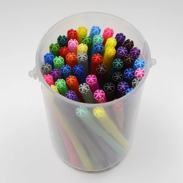 Set of multi-colored felt-tip pens in a plastic container — Stock Photo, Image