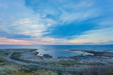 Şehrin alıntıları Pafos'deki deniz üzerinde göster.