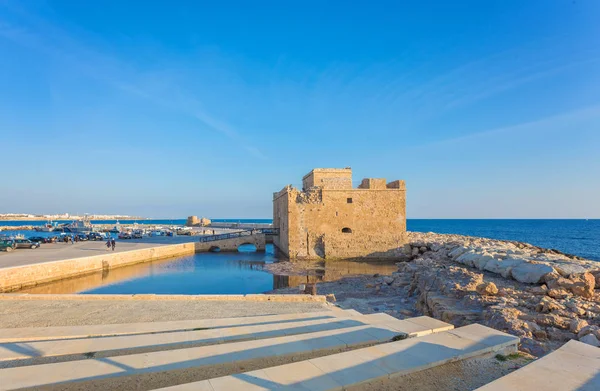 Late middag uitzicht op het kasteel van Paphos, Cyprus — Stockfoto