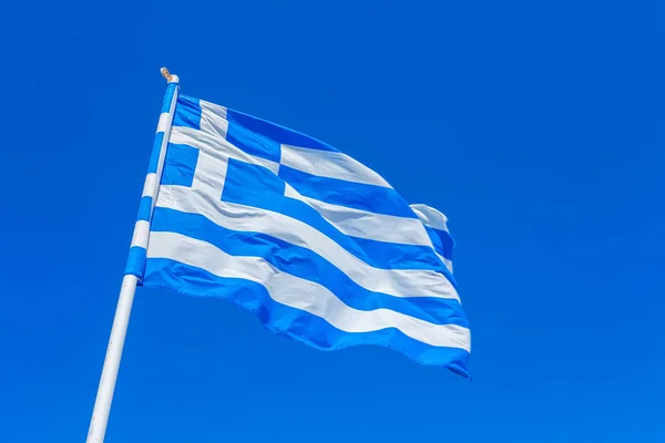 바람에 그리스 깃발 — 스톡 사진