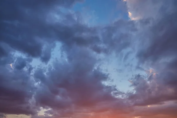 Pôr-do-sol brilhante céu fundo — Fotografia de Stock