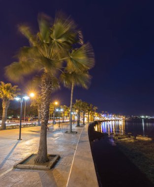 Şehrin alıntıları Pafos'deki deniz üzerinde göster.