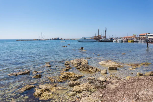 Вид на набережную в гавани Пафоса, Кипр — стоковое фото