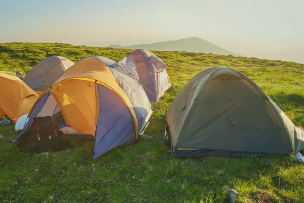 Camping en altas montañas — Foto de Stock